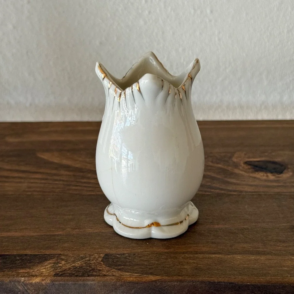 Vintage Japan Mini Tulip‎ Bud Vase White Porcelain Gold Trim Cottagecore Decor